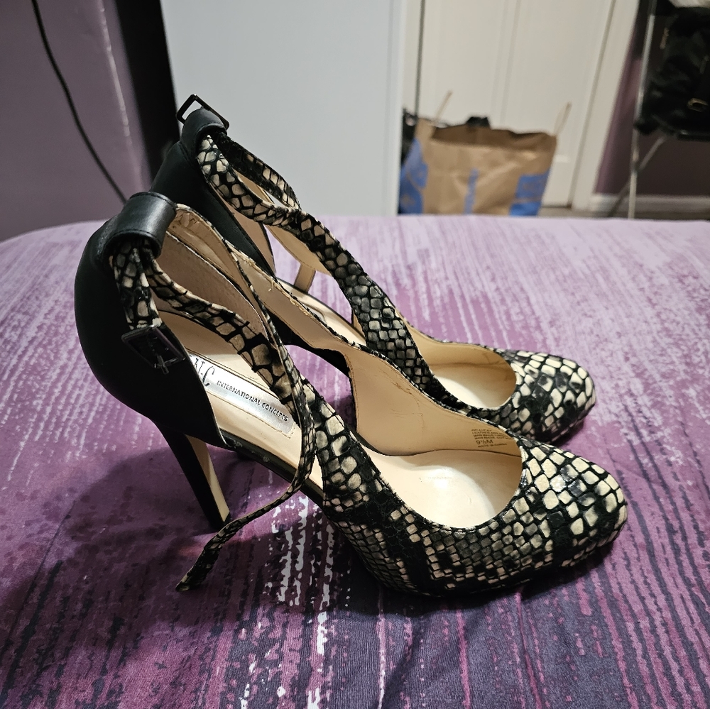 Ladies heels by I.N.C. - Picture 5 of 8